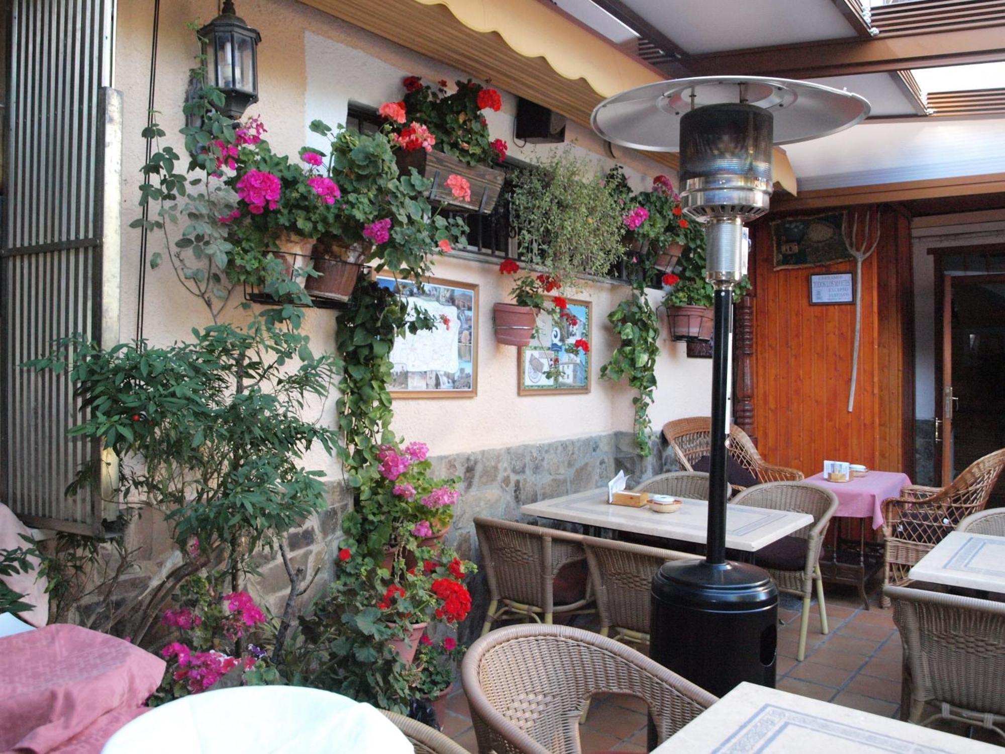 Hostal Restaurante La Muralla Canete  Exteriér fotografie