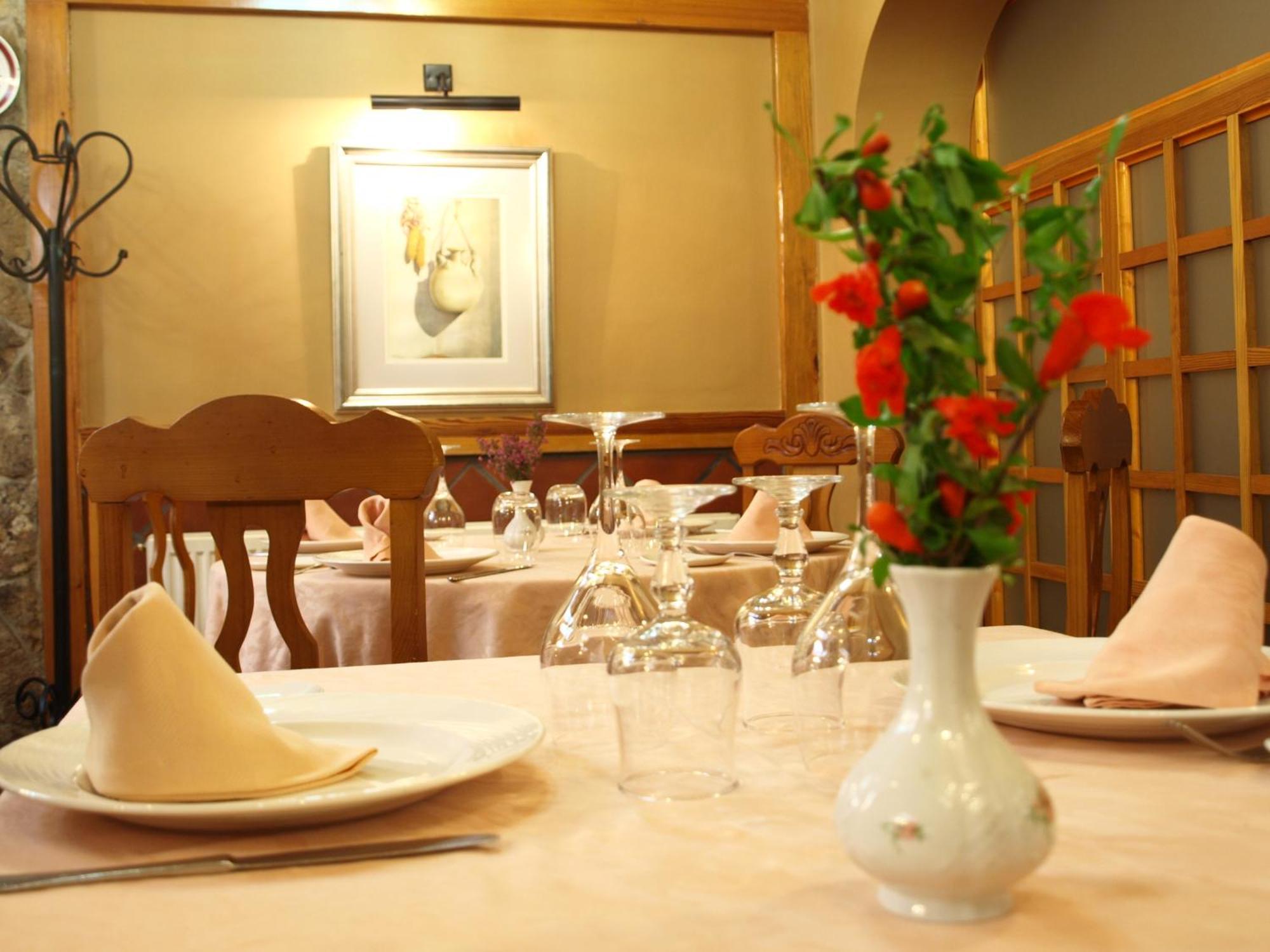 Hostal Restaurante La Muralla Canete  Exteriér fotografie