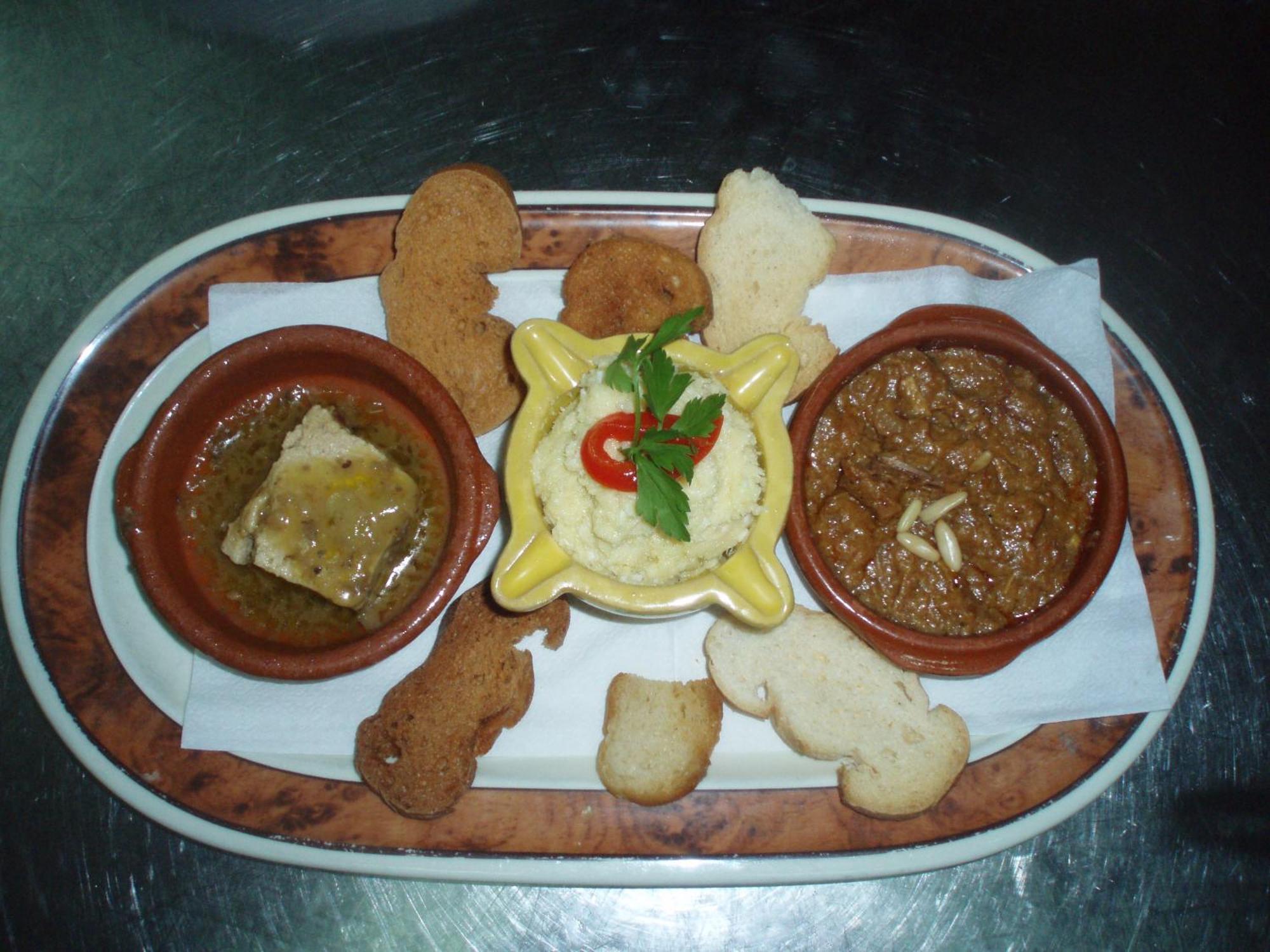 Hostal Restaurante La Muralla Canete  Exteriér fotografie