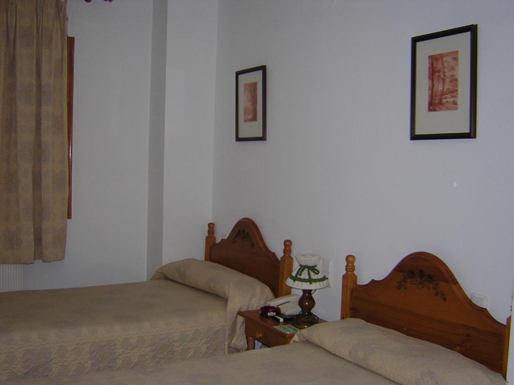 Hostal Restaurante La Muralla Canete  Exteriér fotografie
