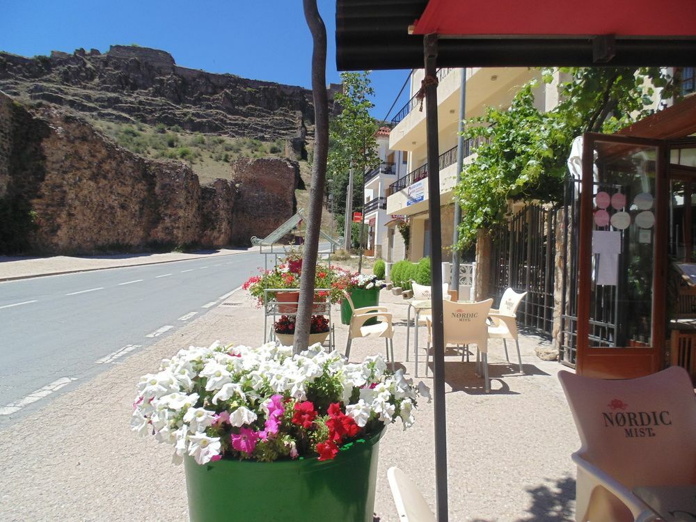 Hostal Restaurante La Muralla Canete  Exteriér fotografie